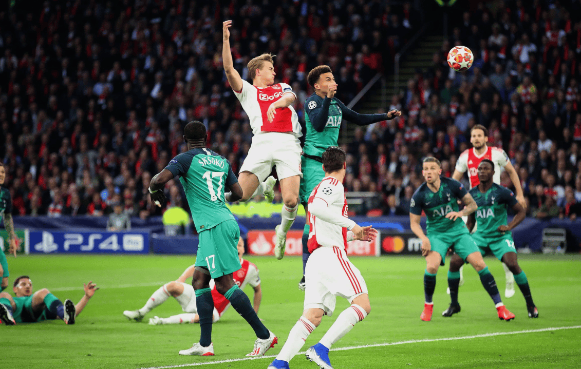 爱游戏关于欧联赛程吃紧，比利亚雷亚尔赛后主帅复盘，更衣室稳定，年轻球员得到机会的信息