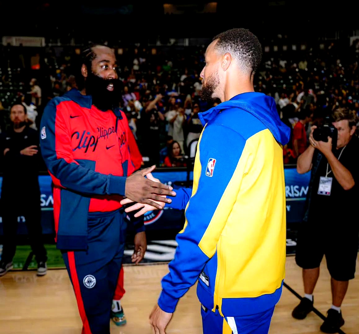 包含清晨体能课后，亚特兰大战术微调备战NBA季后赛，悬念犹存，阵容厚度经受考验的词条