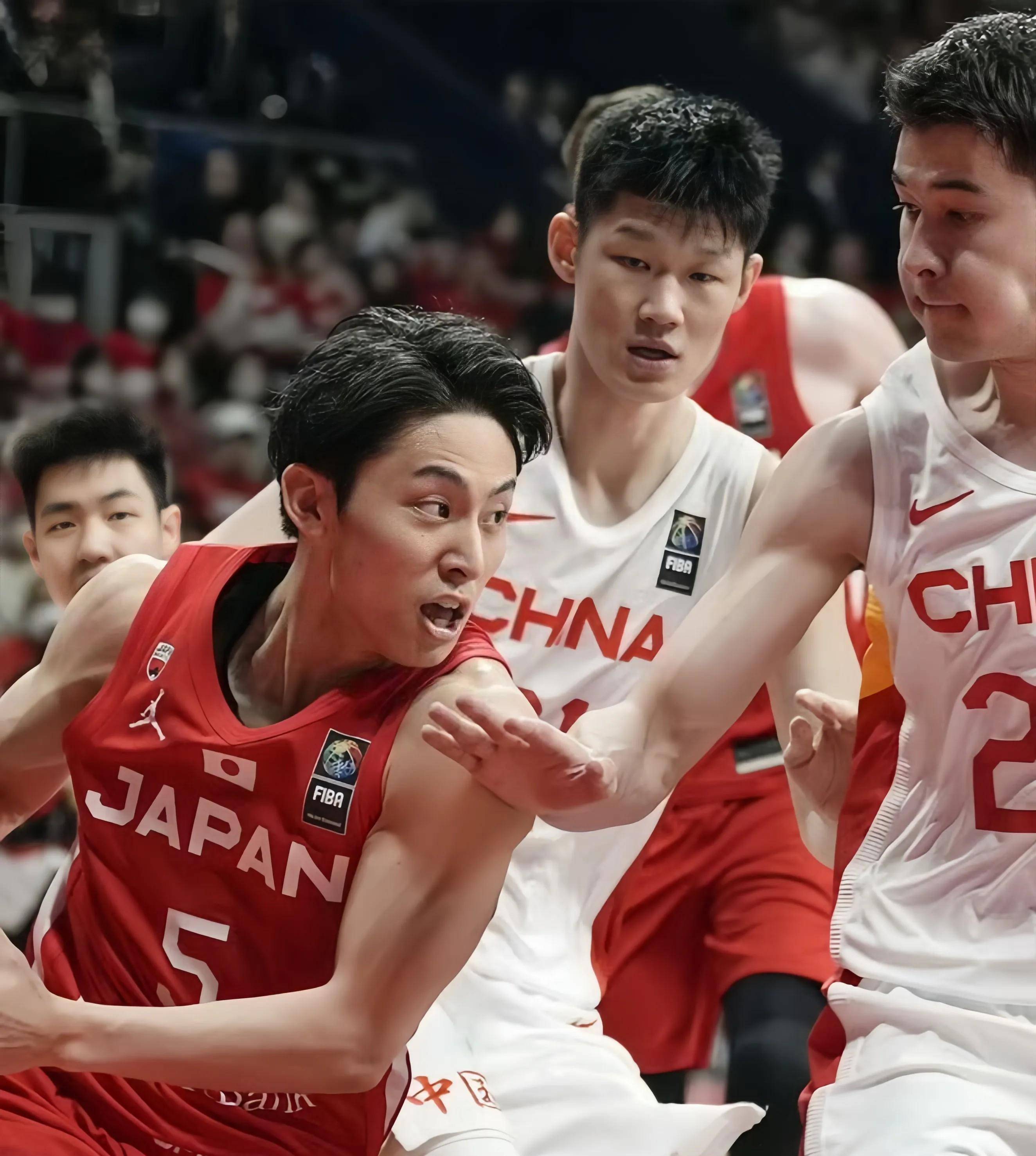 包含里程碑夜马赛造点机会；CBA常规赛今晚刷纪录；引发热议；身体对抗强度拉满的词条