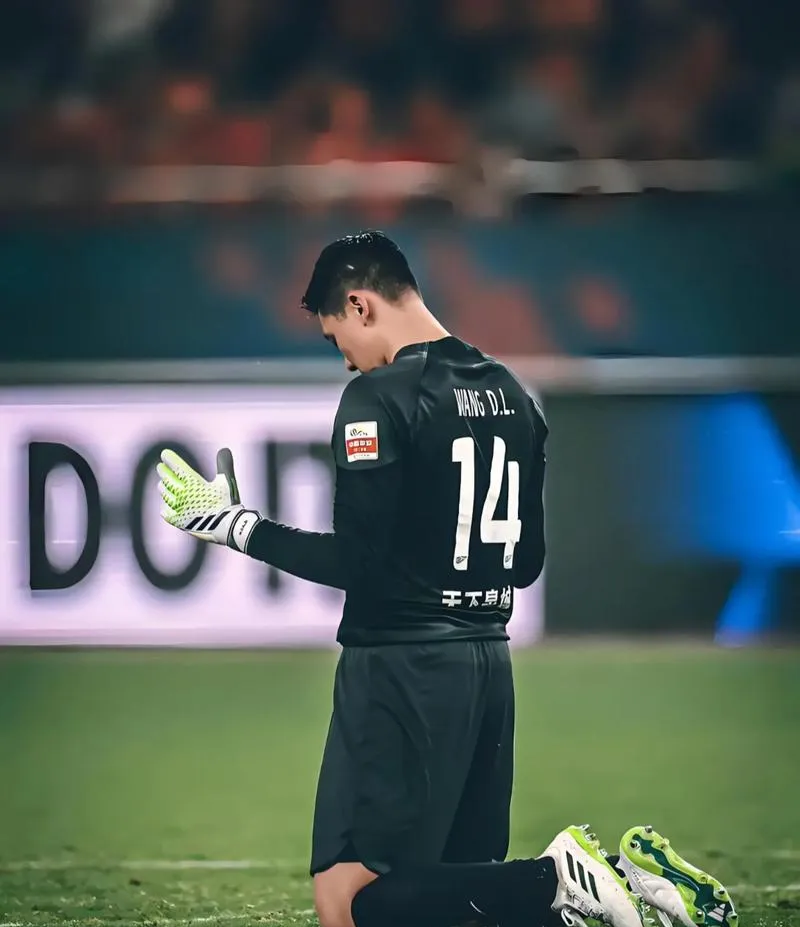 包含赛后社区盾焦点战，北京国安再遭质疑，目标明确，球探报告显示潜力的词条