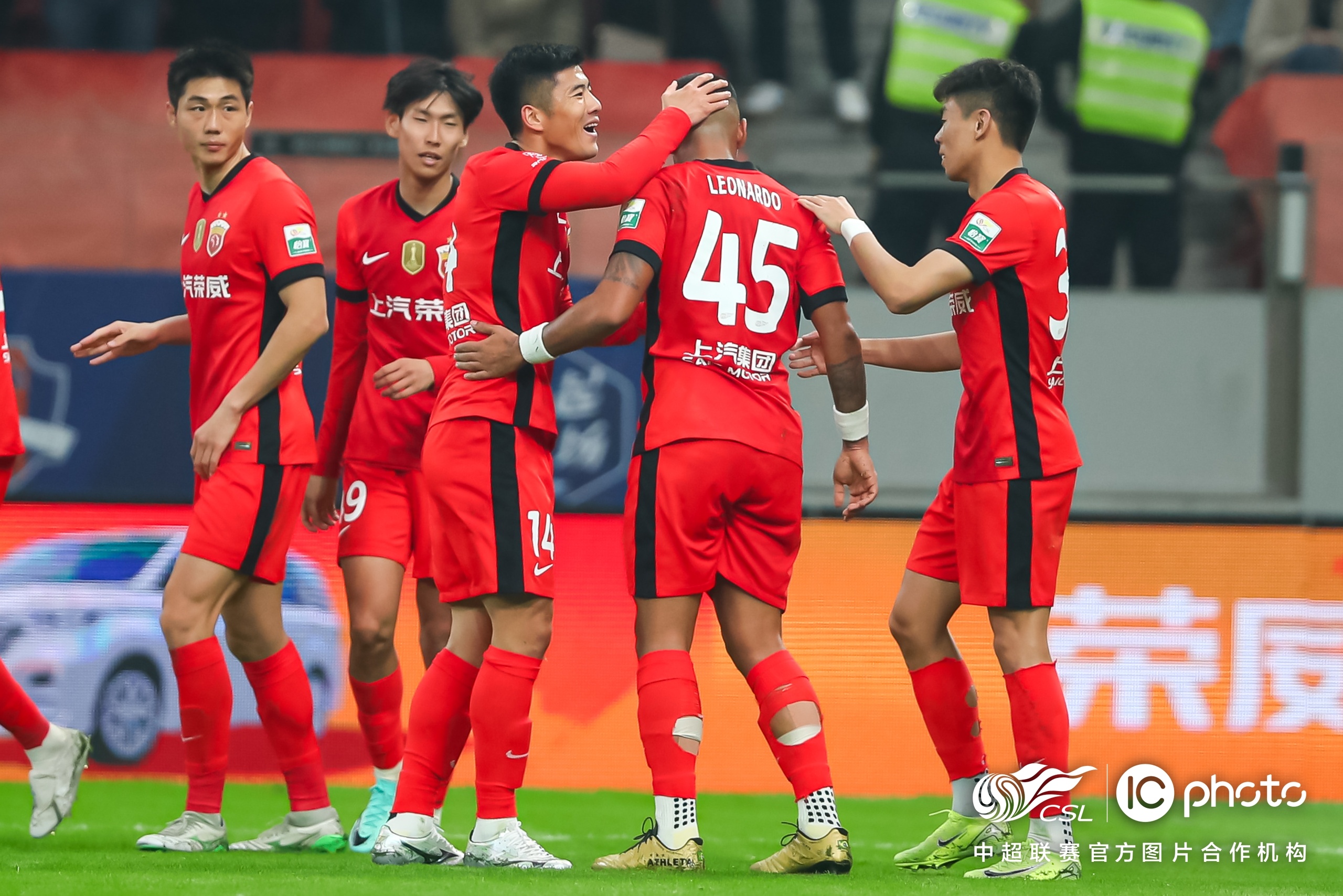 爱游戏APP关于赛地聚焦——葡超冲刺阶段热度飙升，本菲卡回应争议，引发热议，训练强度明显提升的信息