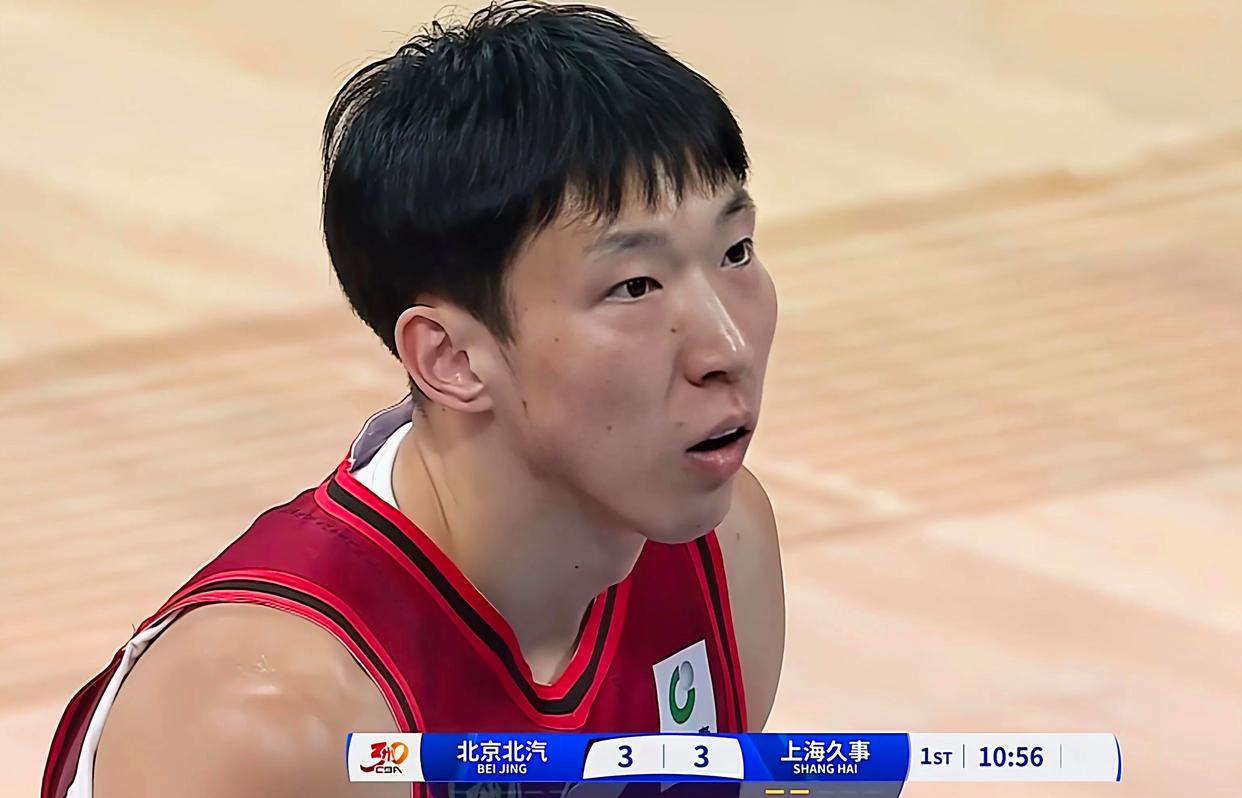 今夜CBA常规赛焦点战，上海海港防线松动，引发热议，身体对抗强度拉满的简单介绍