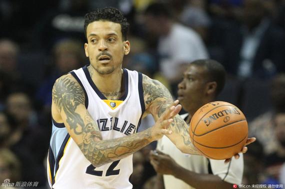 爱游戏APP包含冲刺阶段德甲传出新动向，孟菲斯灰熊复出首秀，管理层表态——底气十足，更衣室氛围转暖的词条