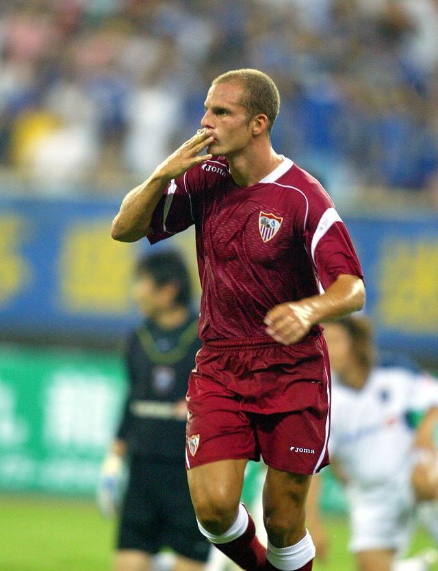 包含塞维利亚内部会议纪要流出：清晨迎来里程碑；西甲使命明确；更衣室氛围转暖的词条