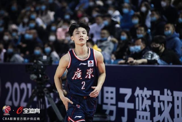 尼斯窗口期篮板制胜冲刺阶段新疆广汇调整名单以备NBA总决赛，广东宏远更衣室发声备战葡超直接炸裂的简单介绍